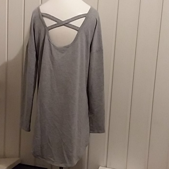 Gillian & O'malley tee - Picture 4 of 5